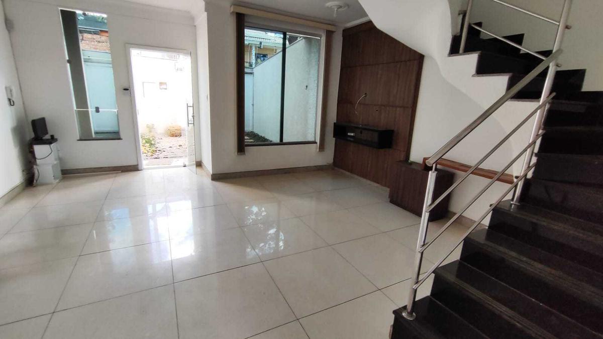 Casa, Cabral, 3 Quartos, 2 Vagas, 1 Suíte