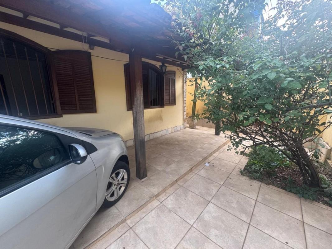 Casa, Dona Clara, 3 Quartos, 4 Vagas, 1 Suíte