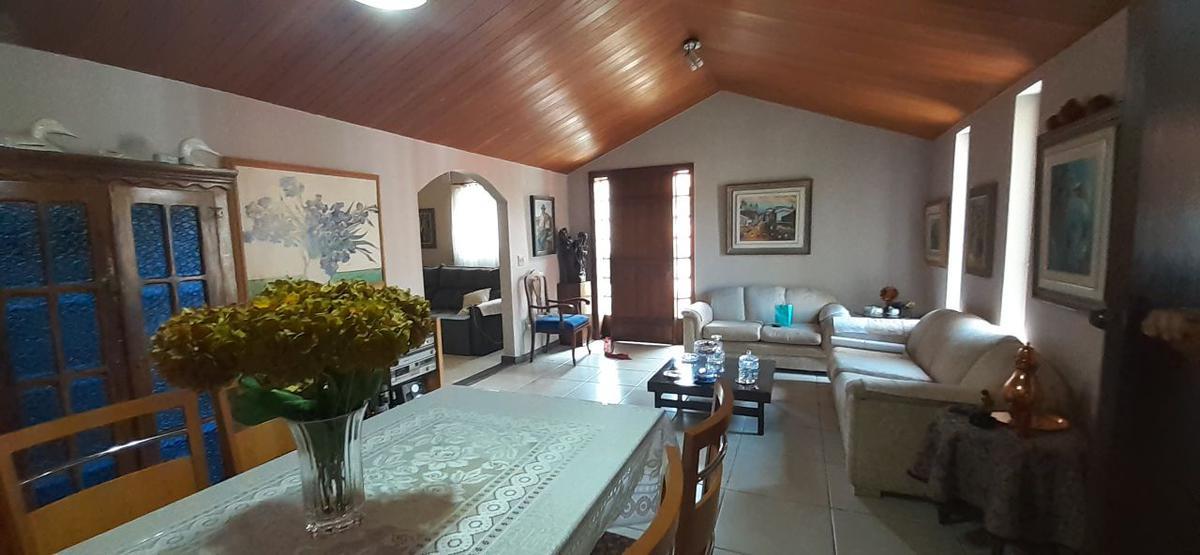 Casa Comercial, Sagrada Família, 3 Quartos, 1 Vaga, 1 Suíte