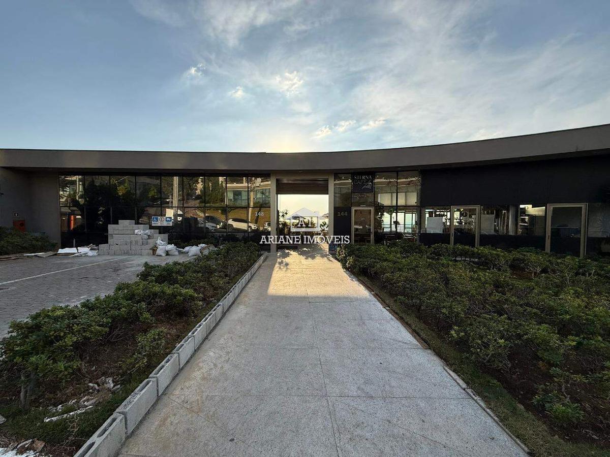 Sala, Estoril, 0 Quarto, 3 Vagas