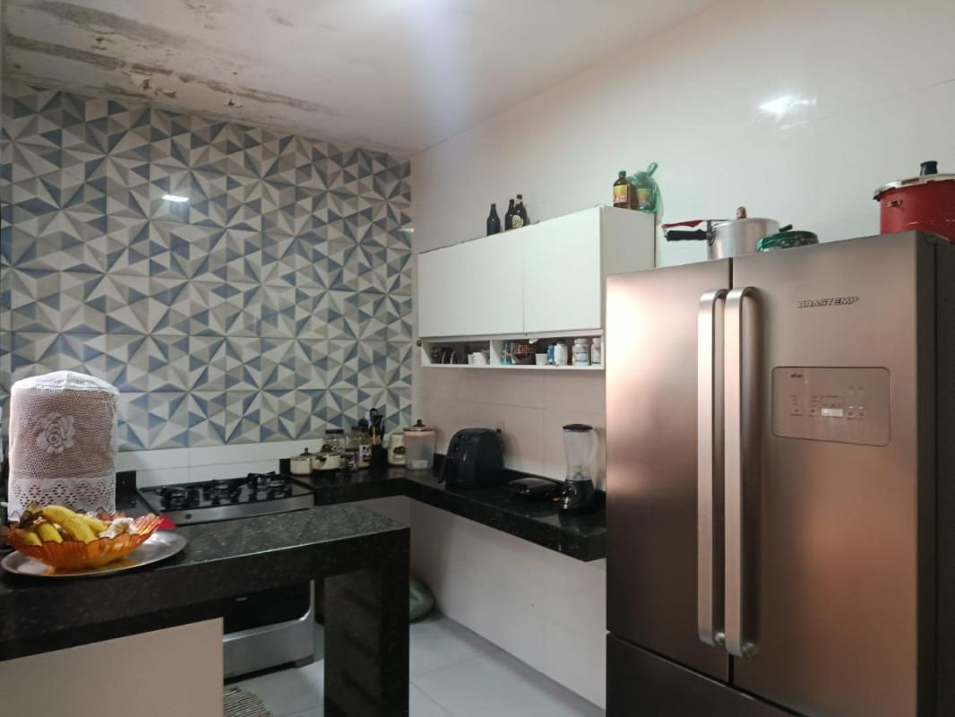Casa, Industrial, 3 Quartos, 5 Vagas, 1 Suíte