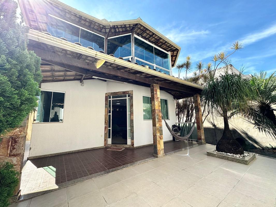 Casa, Parque Xangri-lá, 4 Quartos, 8 Vagas, 2 Suítes