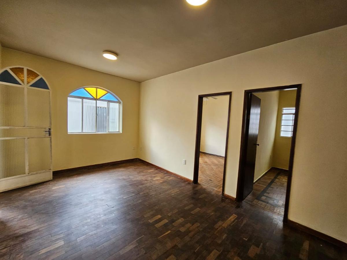 Casa, Santa Cruz, 3 Quartos, 5 Vagas, 1 Suíte