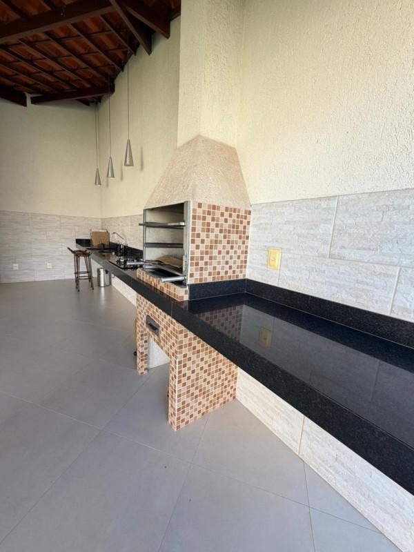 Casa, Castelo, 3 Quartos, 8 Vagas, 1 Suíte