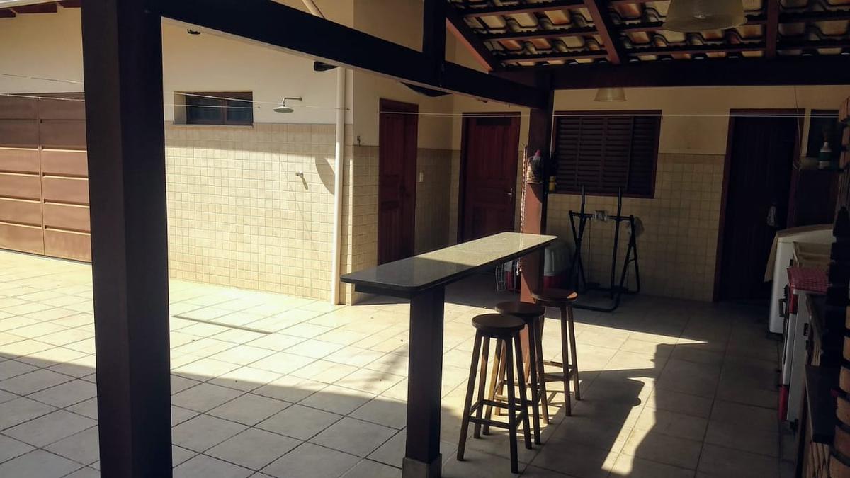 Casa, Castelo, 3 Quartos, 4 Vagas, 1 Suíte