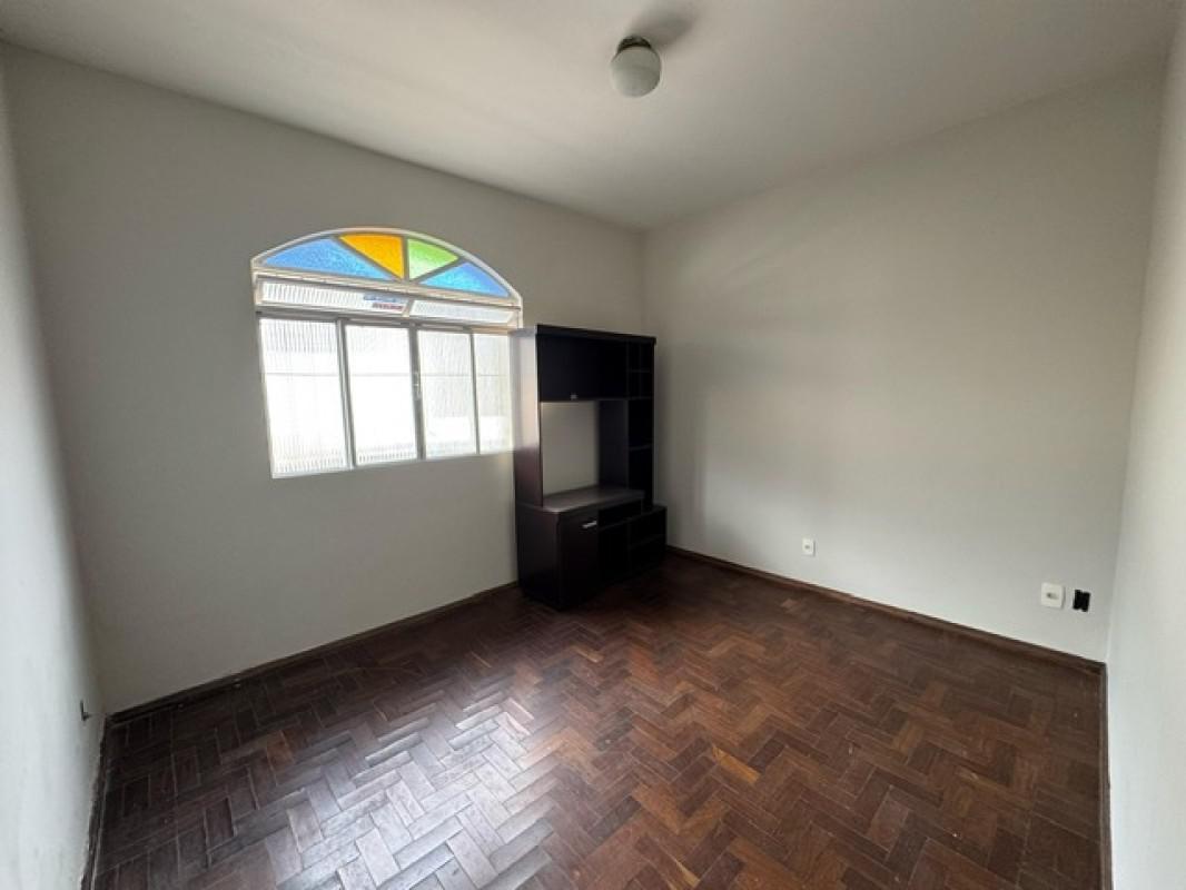 Casa, Inconfidência, 4 Quartos, 2 Vagas, 1 Suíte