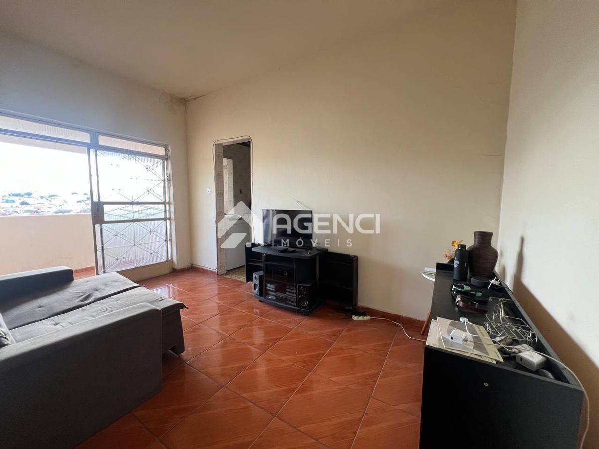 Casa, Camargos, 3 Quartos, 0 Vaga, 0 Suíte