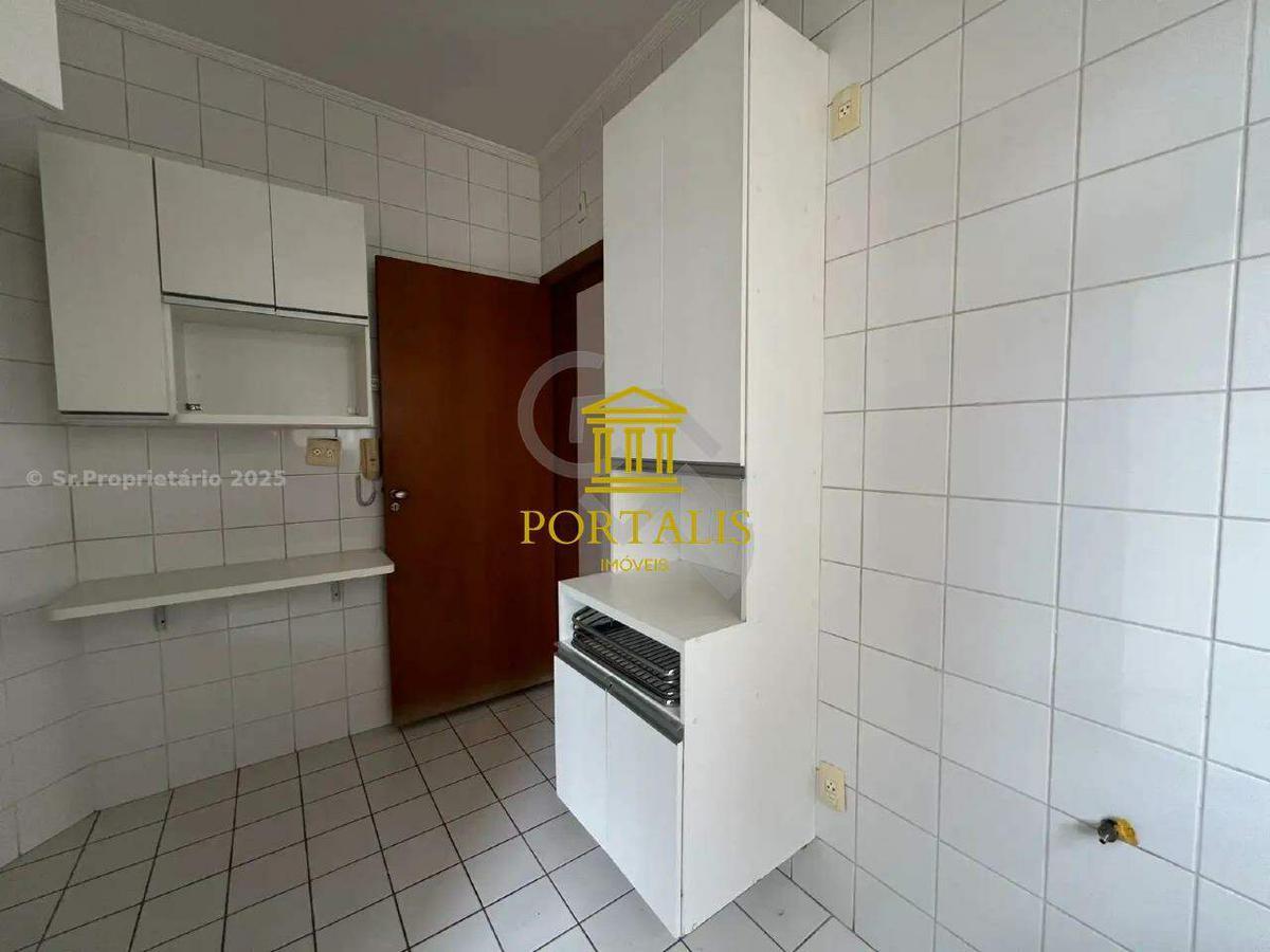 Apartamento, Estoril, 3 Quartos, 1 Vaga, 1 Suíte