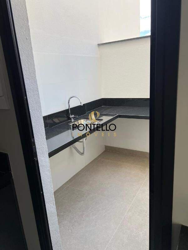 Casa, Buritis, 2 Quartos, 2 Vagas, 2 Suítes