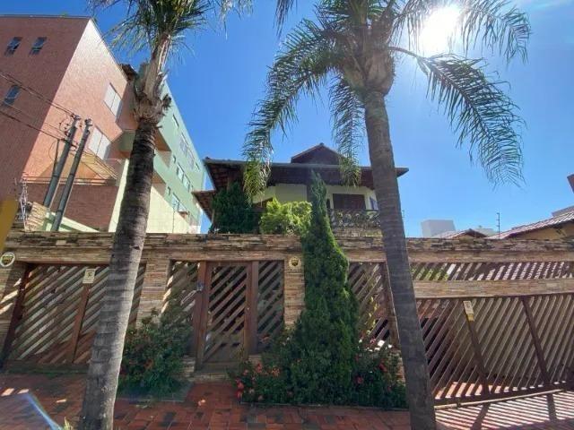 Casa, Castelo, 4 Quartos, 5 Vagas, 1 Suíte
