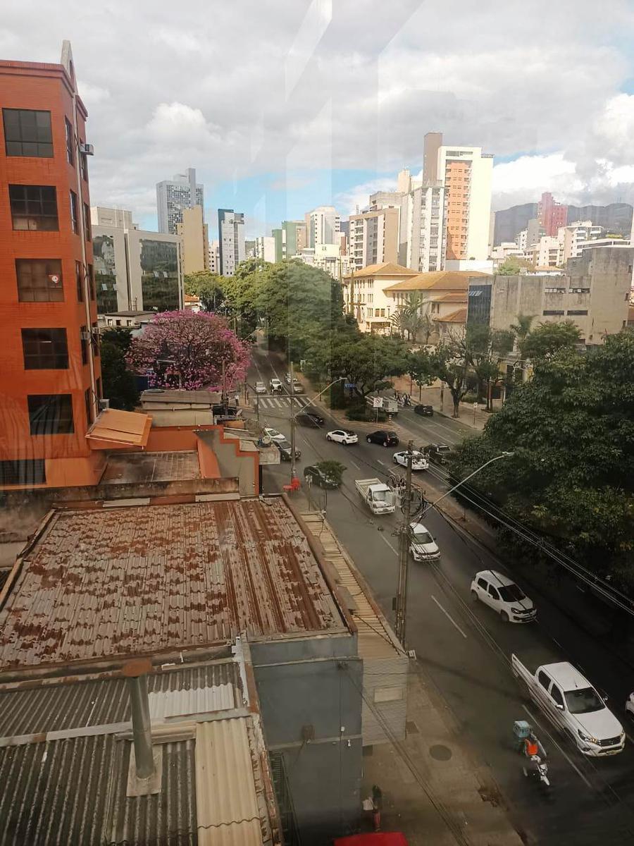 Sala, Savassi, 0 Quarto, 8 Vagas