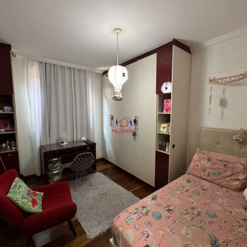 Casa, Castelo, 3 Quartos, 2 Vagas, 1 Suíte