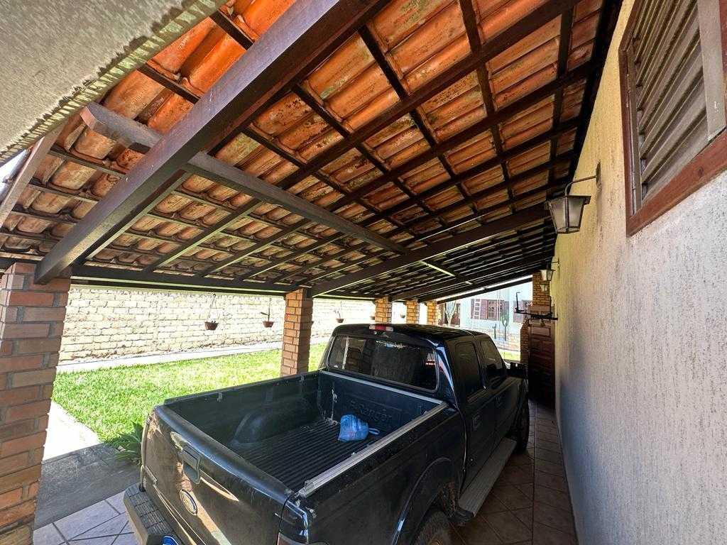 Casa, Lundcea, 4 Quartos, 2 Vagas, 1 Suíte