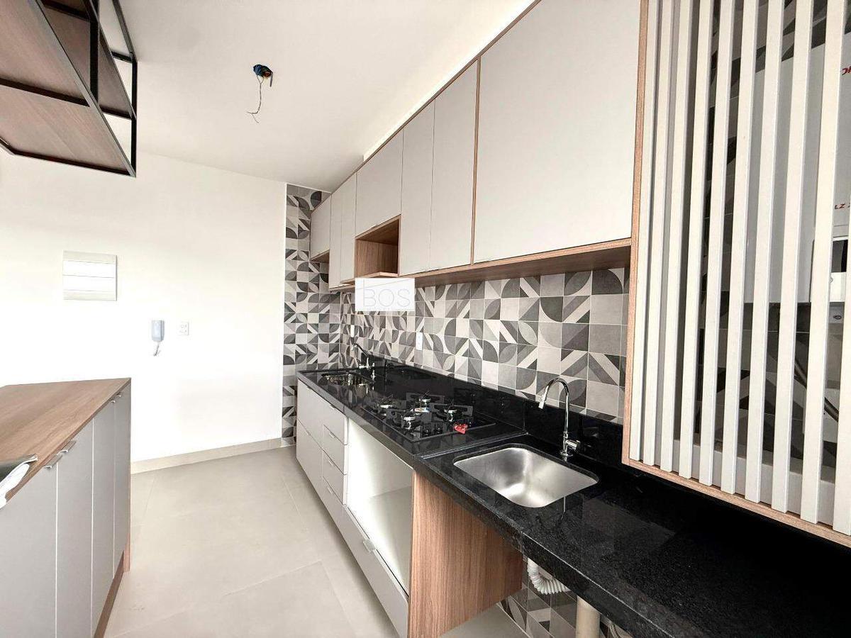 Apartamento, Estoril, 2 Quartos, 1 Vaga, 1 Suíte