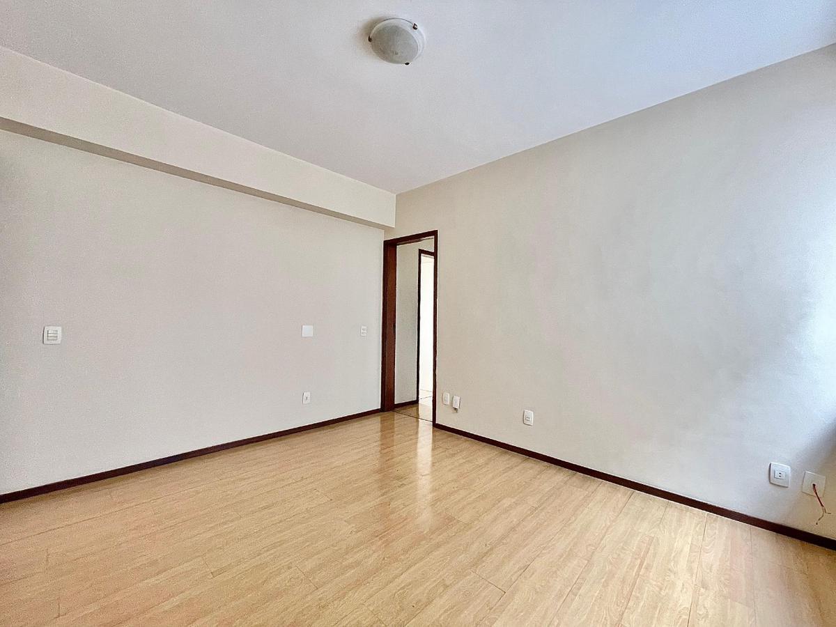 Apartamento, São José, 4 Quartos, 2 Vagas, 1 Suíte