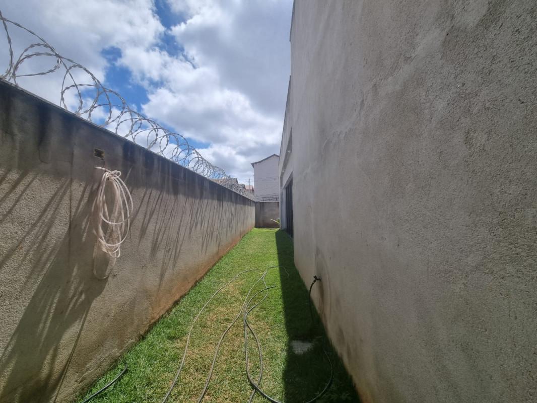 Casa, Jardim Riacho das Pedras, 3 Quartos, 4 Vagas, 1 Suíte