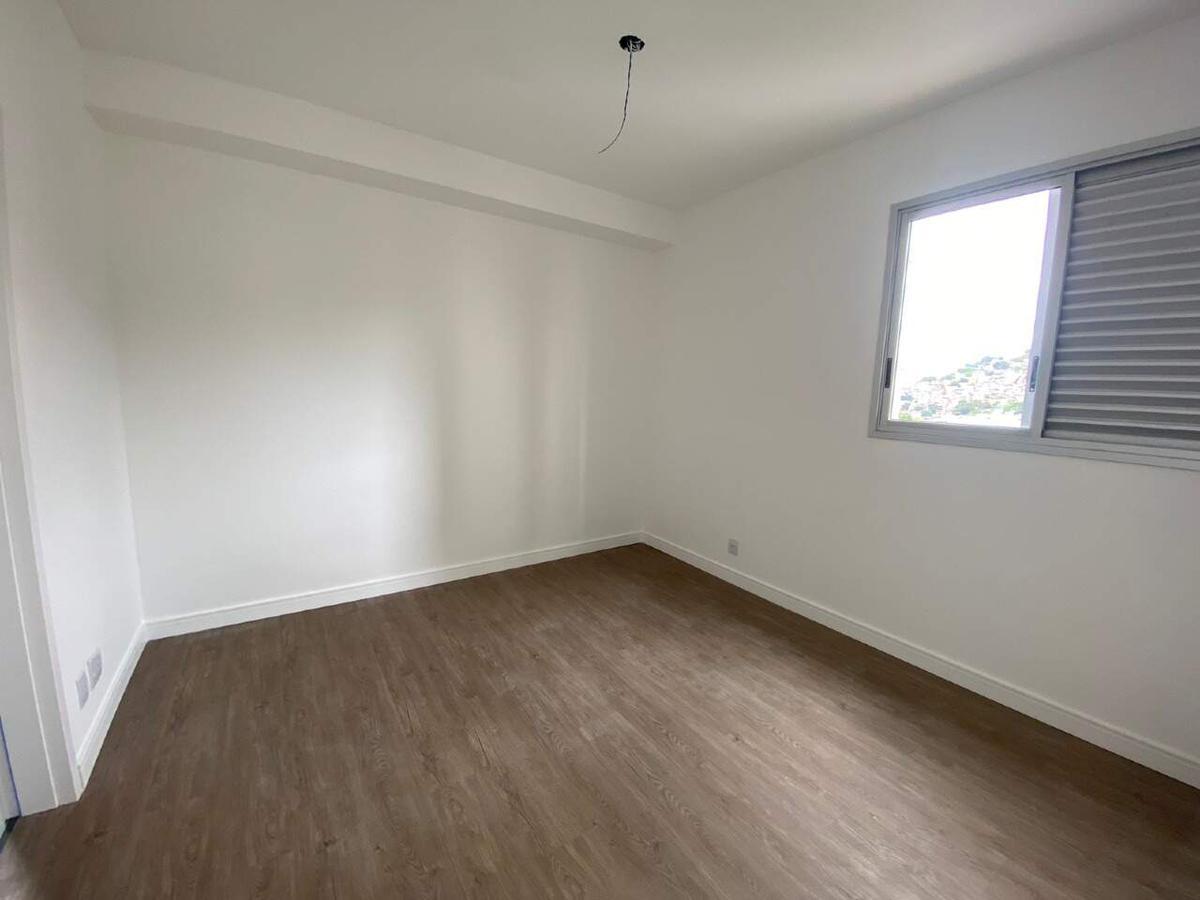 Cobertura, Estoril, 2 Quartos, 2 Vagas, 1 Suíte