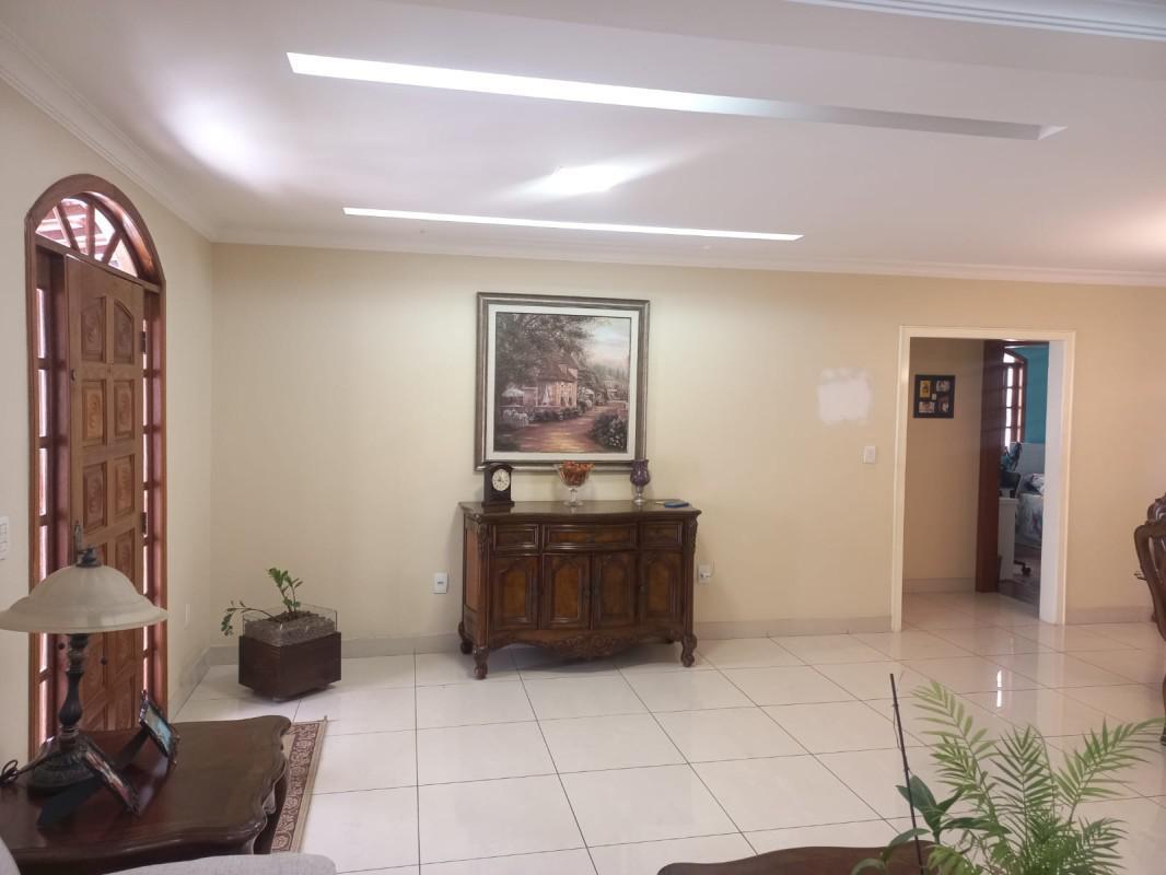 Casa, Vila Clóris, 3 Quartos, 3 Vagas, 1 Suíte