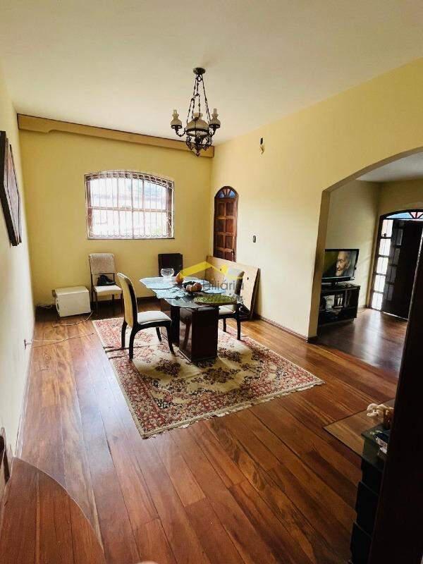 Casa, Salgado Filho, 4 Quartos, 5 Vagas, 1 Suíte