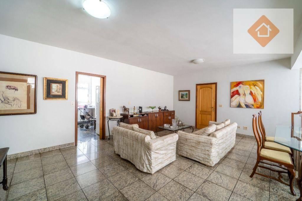 Apartamento, Funcionários, 4 Quartos, 2 Vagas, 1 Suíte