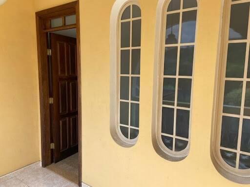 Casa, Funcionários, 4 Quartos, 5 Vagas, 2 Suítes