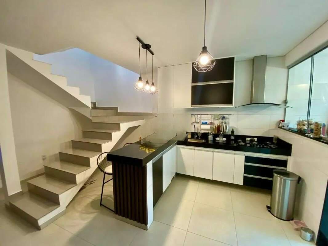 Casa, Chácara Cotia, 4 Quartos, 4 Vagas
