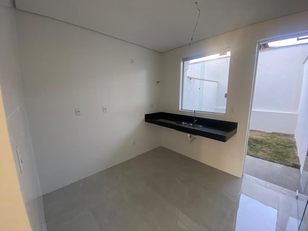Casa, Floramar, 2 Quartos, 1 Vaga, 1 Suíte