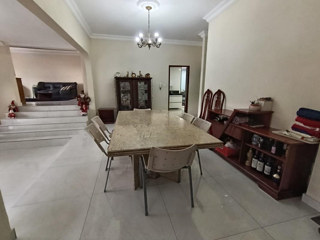 Casa, Castelo, 4 Quartos, 4 Vagas, 2 Suítes