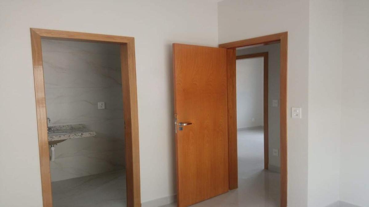 Apartamento, Barreiro, 3 Quartos, 2 Vagas, 1 Suíte