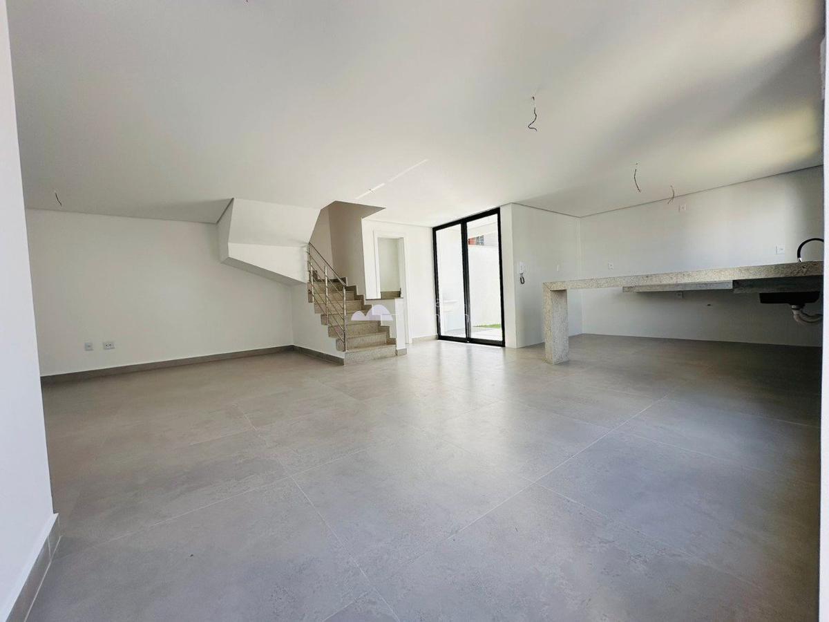 Casa, Planalto, 3 Quartos, 4 Vagas, 3 Suítes