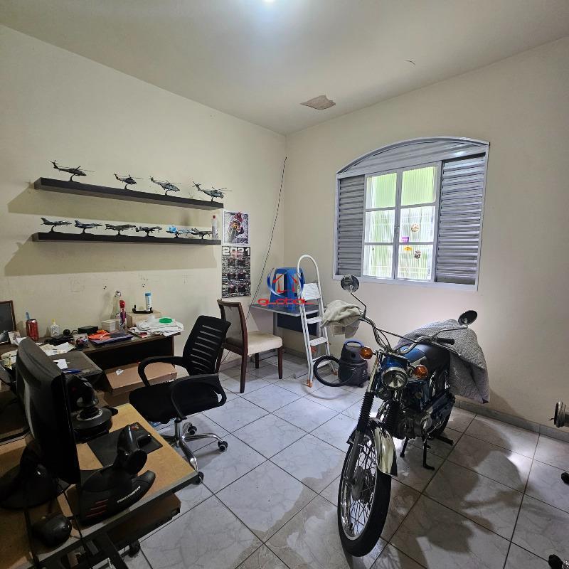 Casa, Braúnas, 4 Quartos, 7 Vagas, 1 Suíte