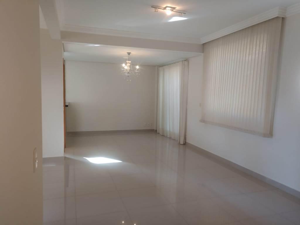Casa, Trevo, 3 Quartos, 4 Vagas, 2 Suítes