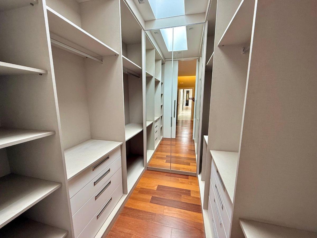 Casa, São Luiz (pampulha), 3 Quartos, 10 Vagas, 3 Suítes