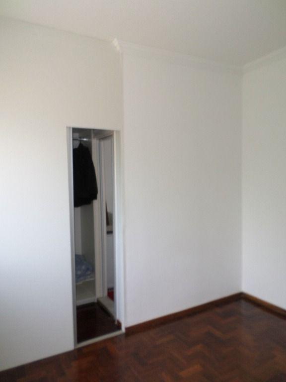 Casa, Centro, 5 Quartos, 0 Vaga, 1 Suíte