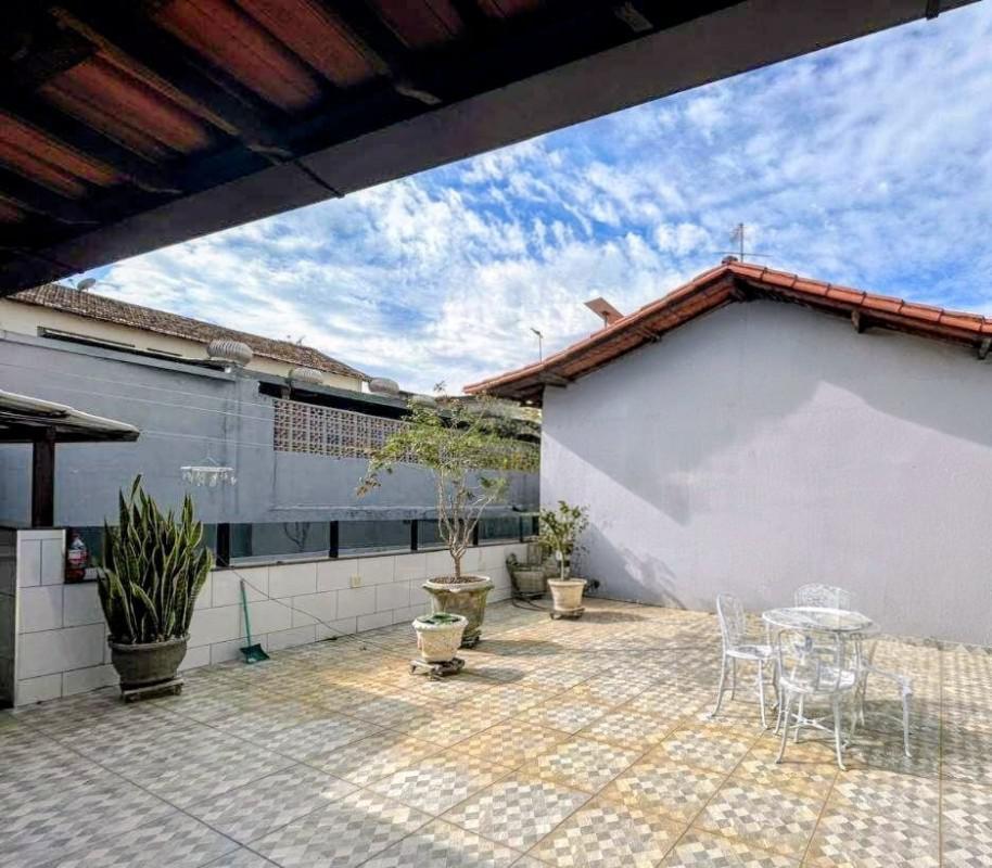 Casa, Eldorado, 3 Quartos, 6 Vagas, 1 Suíte