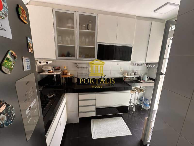 Casa, Fernão Dias, 3 Quartos, 2 Vagas, 1 Suíte