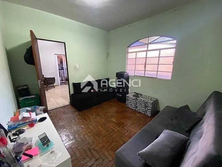 Casa, Santa Maria, 3 Quartos, 0 Vaga, 1 Suíte