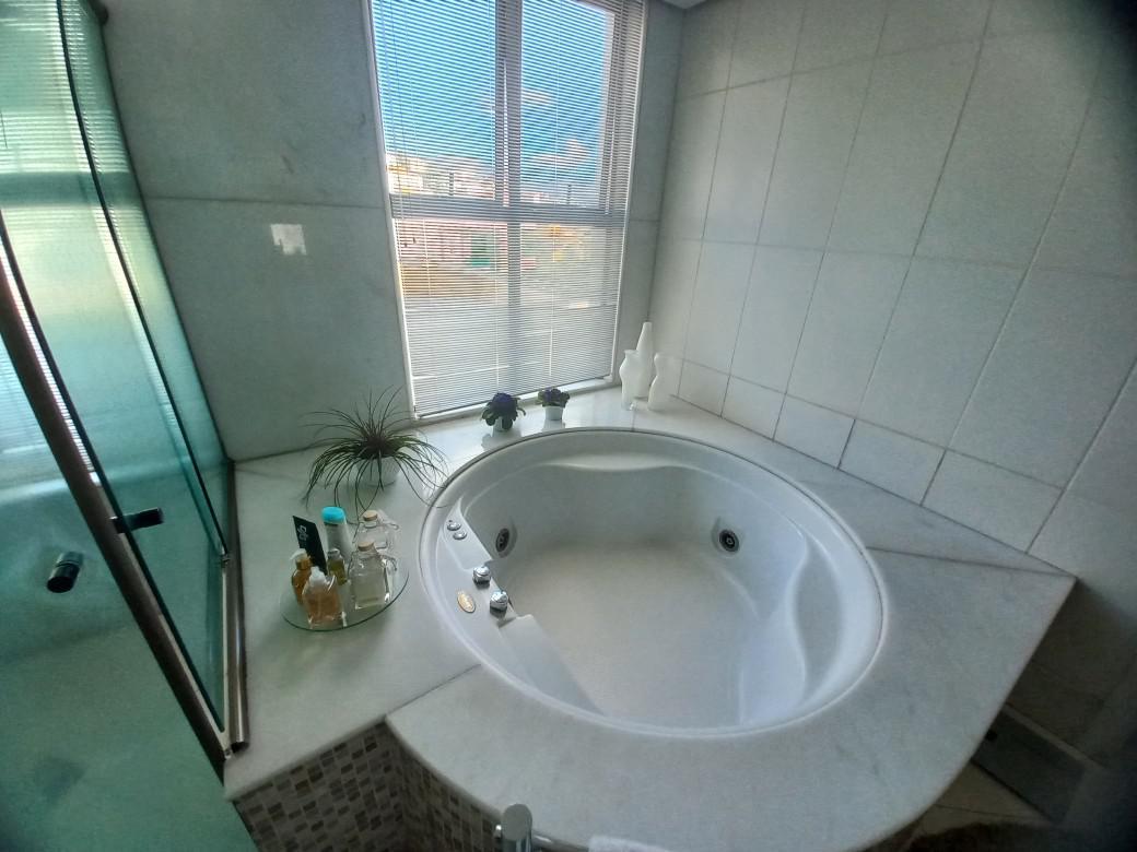 Casa, Estoril, 4 Quartos, 5 Vagas, 4 Suítes