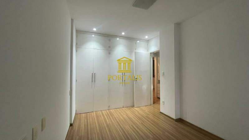 Cobertura, Funcionários, 3 Quartos, 2 Vagas, 1 Suíte