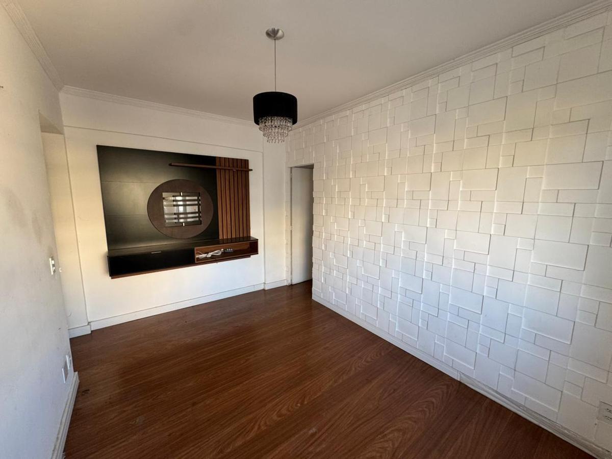 Apartamento, Sagrada Família, 2 Quartos, 1 Vaga