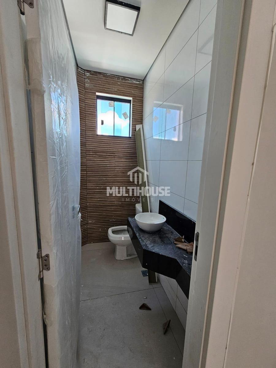 Casa, Santa Branca, 3 Quartos, 2 Vagas, 1 Suíte