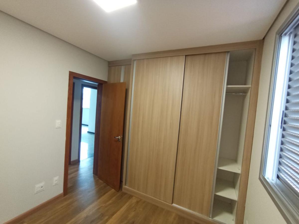 Apartamento, Santa Cruz, 4 Quartos, 2 Vagas, 2 Suítes