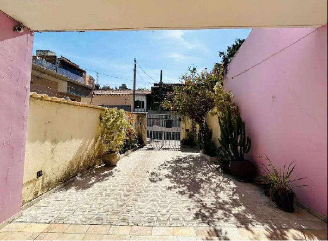 Casa, João Pinheiro, 5 Quartos, 4 Vagas, 1 Suíte