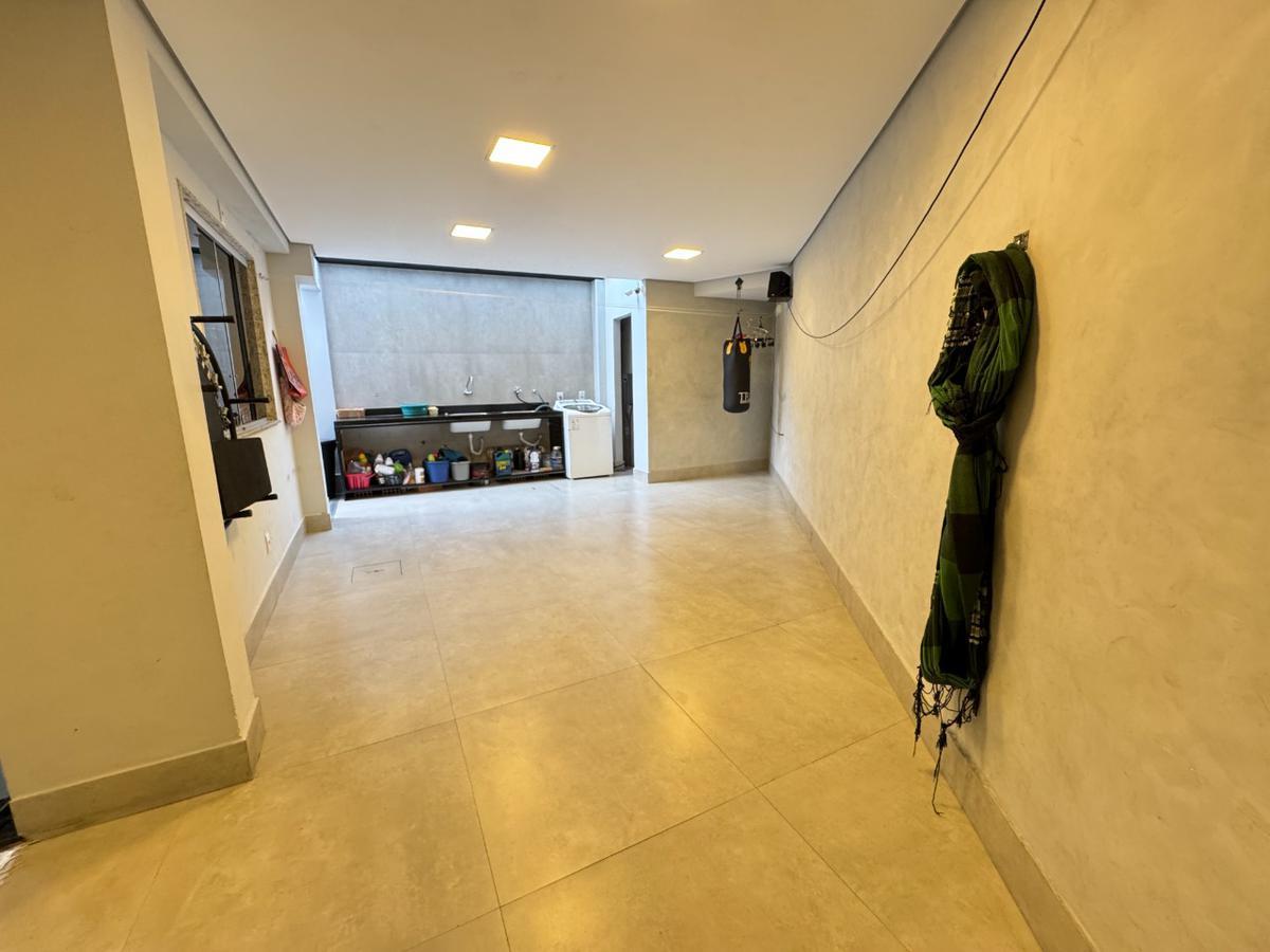Casa, Santa Branca, 3 Quartos, 3 Vagas, 1 Suíte