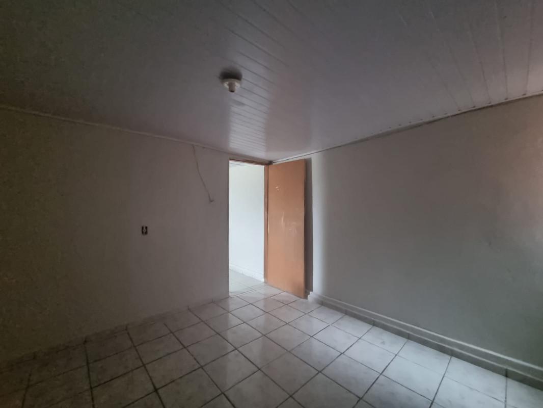 Quitinete, Industrial, 1 Quarto, 0 Vaga