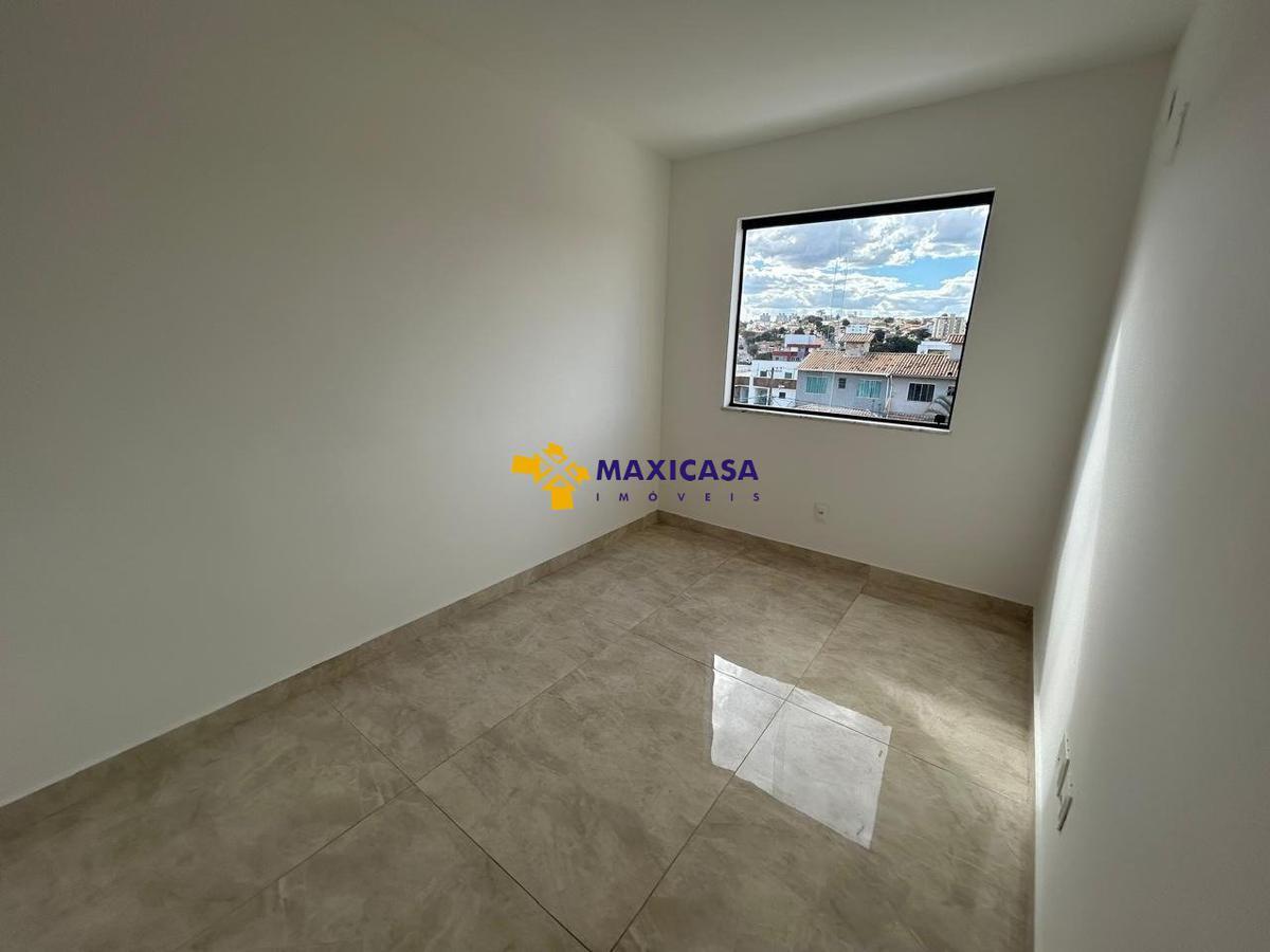 Casa, Santa Branca, 3 Quartos, 2 Vagas, 1 Suíte