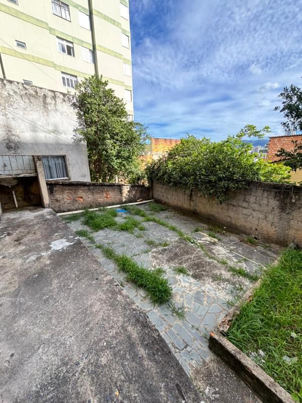 Casa, Sagrada Família, 1 Quarto, 0 Vaga