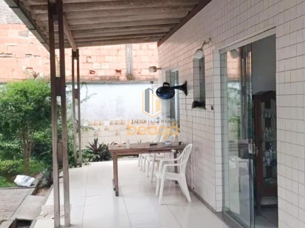 Casa, Camargos, 2 Quartos, 3 Vagas, 1 Suíte