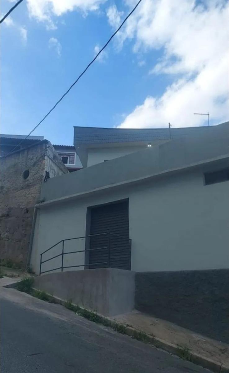 Casa, Concórdia, 6 Quartos, 0 Vaga