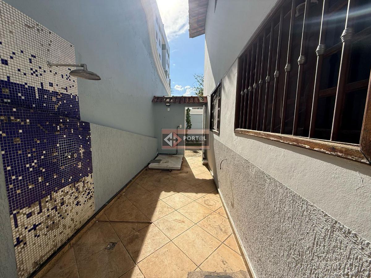 Casa, Itapoã, 3 Quartos, 4 Vagas, 1 Suíte